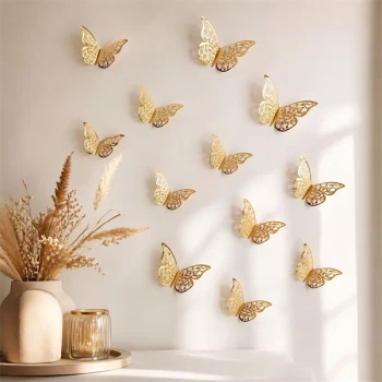 3D sommerfugle guld vægdekoration opsat på væg i moderne bolig indretning