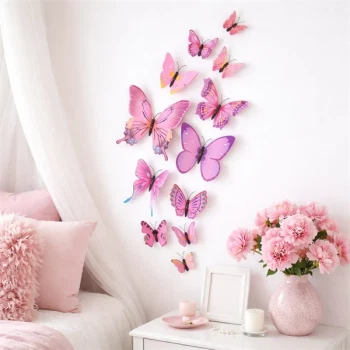Lyserøde 3D sommerfugle vægdekoration på væg i romantisk indretning