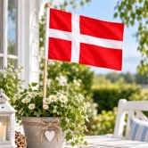 Dannebrog stofflag på træpind 60 cm – dansk flag