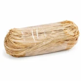 Bastsnor til buketbinding natur 50 g på hvid baggrund. Naturlig bast til blomsterbinding, gaveindpakning, dekorationer og kreati