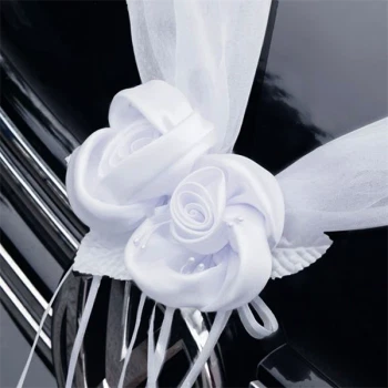 Bryllupsdekoration til bil med hvide satinblomster 1,8m, 2 stk. bryllupspynt