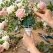 OASIS brudebuketholder med blomsterskum i brug til brudebuket med roser