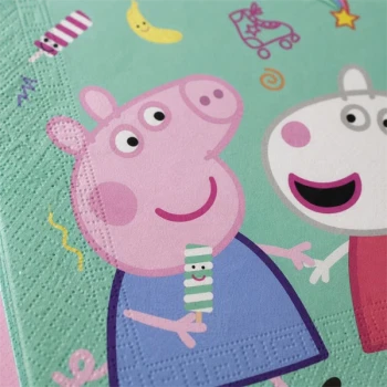 Close-up af Gurli Gris serviet med Peppa Pig motiv og 2-lags papirstruktur i høj kvalitet