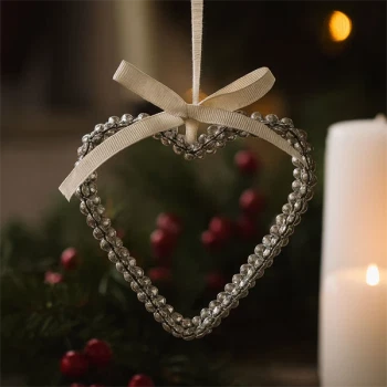Hjerte med metalklokker 13cm juledekoration