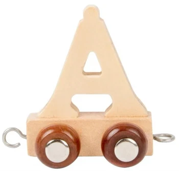 Træ navnetog bogstav Å i naturtræ med hjul og metalkroge til personligt navnetog til børneværelse