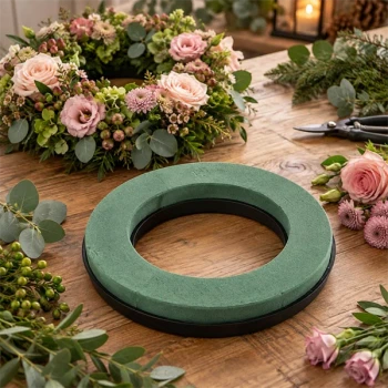 Grøn Oasis krans 30 cm med friske blomster og færdig blomsterkrans
