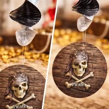 Detalje af pirat loft dekoration svirvler med pirat kranie motiv og sort sølv spiral