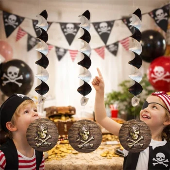 Pirat loft dekoration svirvler i brug til pirat fødselsdag med børn og fest pynt