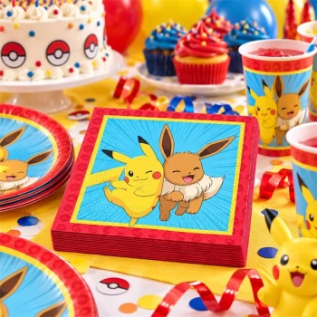 Pokémon servietter med Pikachu og Eevee på farverigt bord til Pokémon fødselsdag