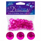 Pynte diamanter cerise 6 mm 28 g i pose med dekorative akryldiamanter til bordpynt og festdekoration.