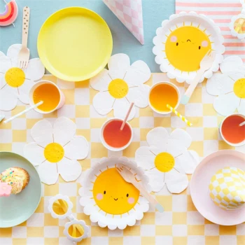 Paptallerkner Smiley blomst hvid/gul 18cm, 6 stk. børnefødselsdag