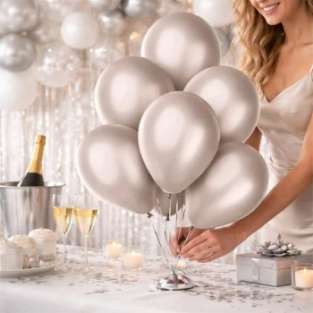 Sølv metallic balloner 30 cm brugt til fest dekoration med bordpynt og champagne