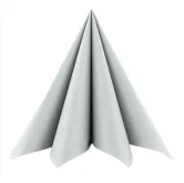 Sølvfarvede Sovie Linclass Airlaid servietter foldet på elegant festbord til sølvbryllup