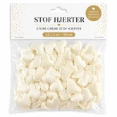 Packshot af store creme stof hjerter 3,5x3cm 100stk i satin stof til romantisk bordpynt og bryllup