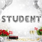 Sølv STUDENT folieballoner som pynt til studenterfest med studenterhue, champagne og danske flag
